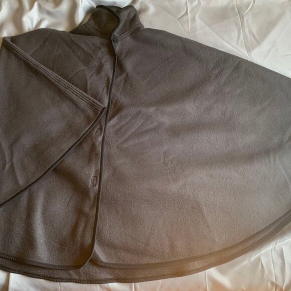 Woman's shawl in size S/M - Picture 5 of 7